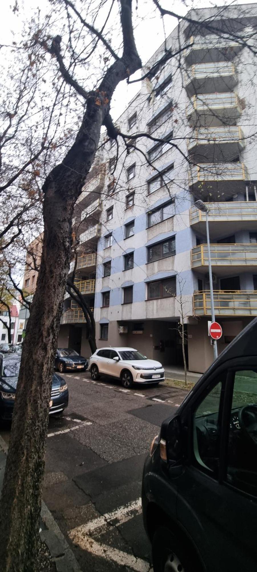 Huge Apartment Next To Train Station Close To The City Center Bratislava Exteriör bild