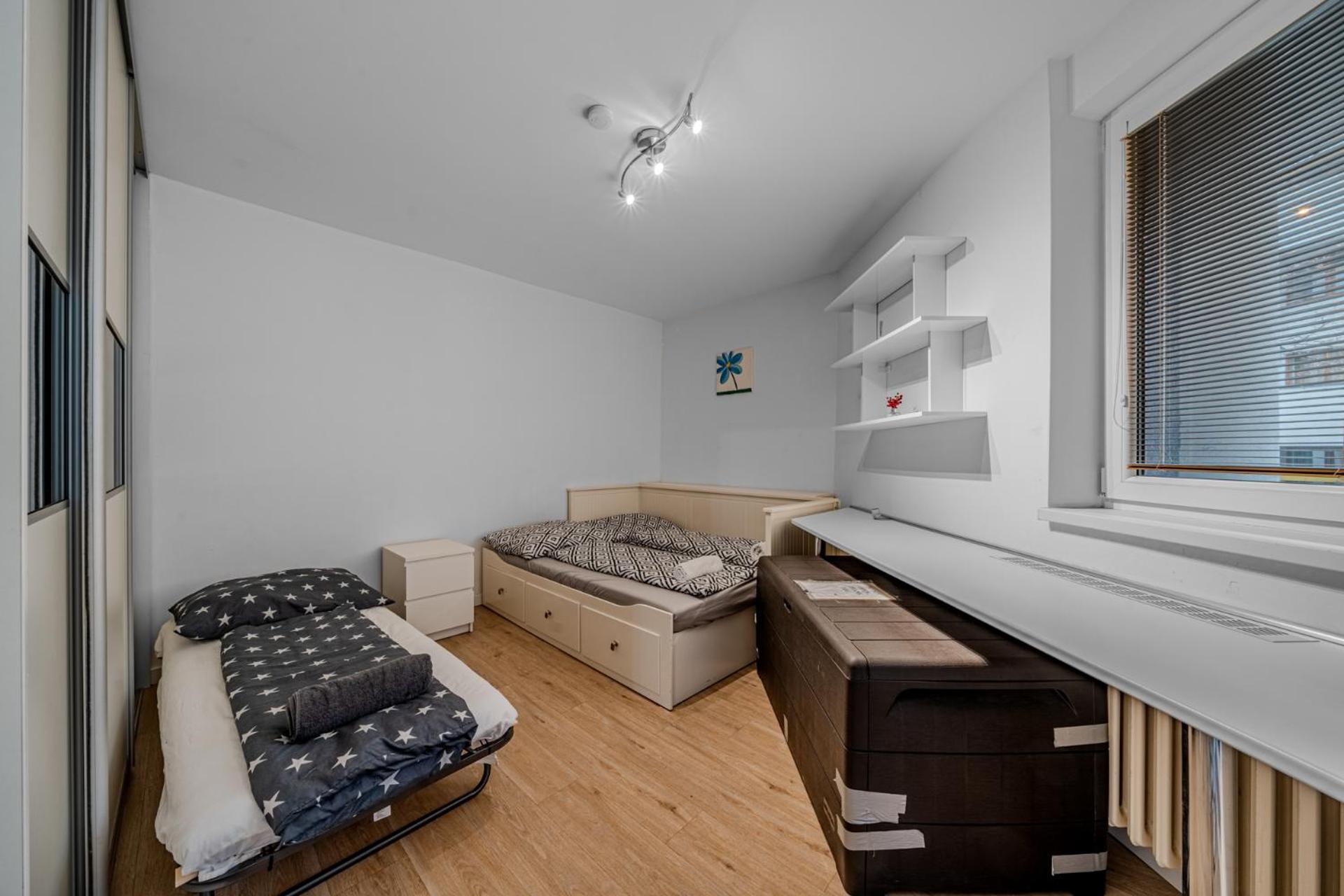 Huge Apartment Next To Train Station Close To The City Center Bratislava Exteriör bild